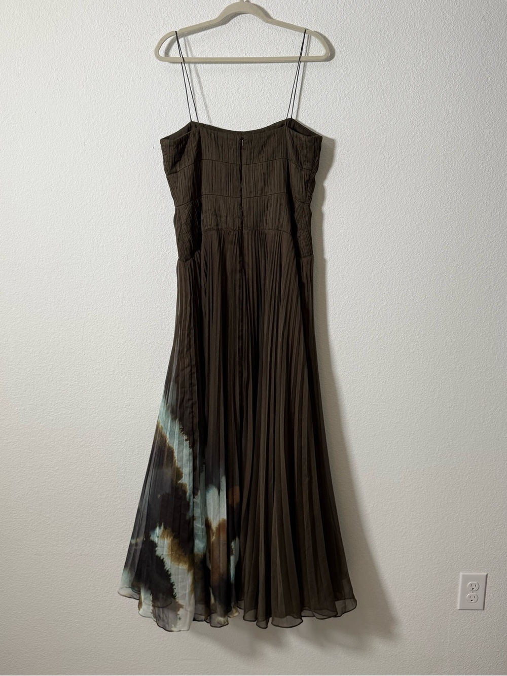 AMUR Sue Pleated Midi Dress Brown Abstract Print Pleated Chiffon Slip Dress 10 - Picture 3 of 7